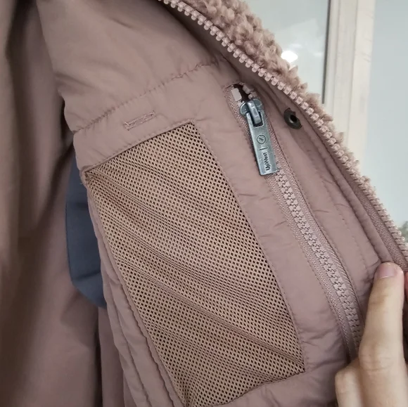 $148 UpWest Sherpa Bomber - Picture 14 of 15